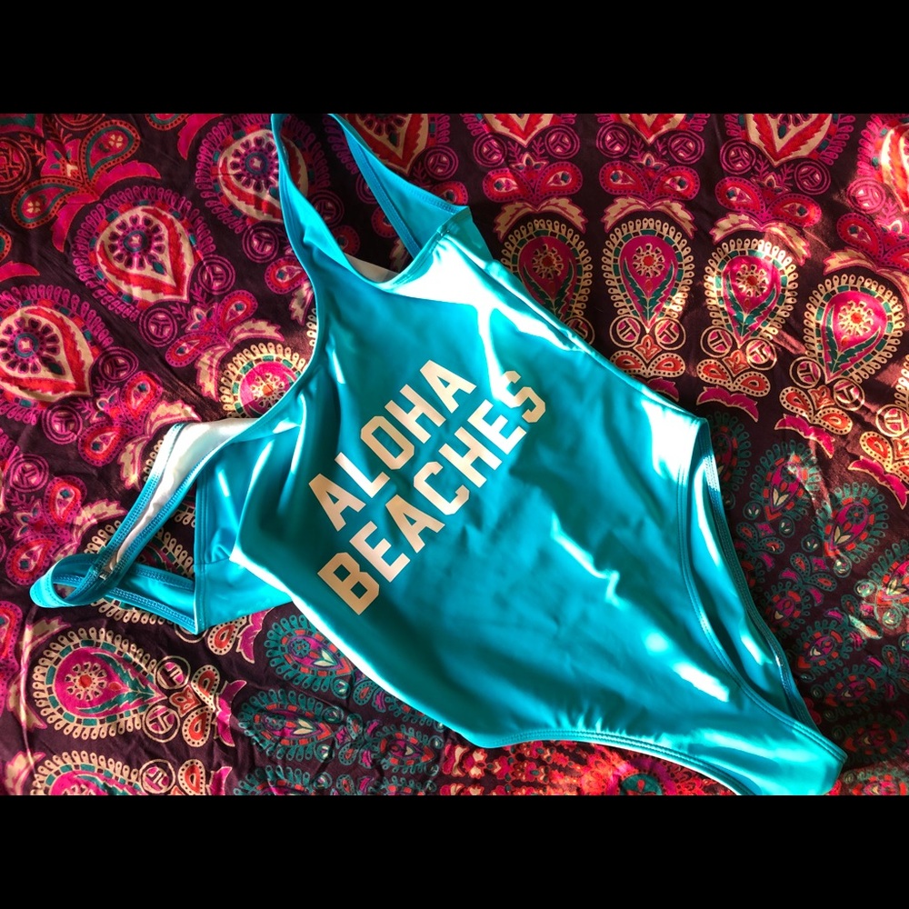 “Aloha Beaches” rave suit!
